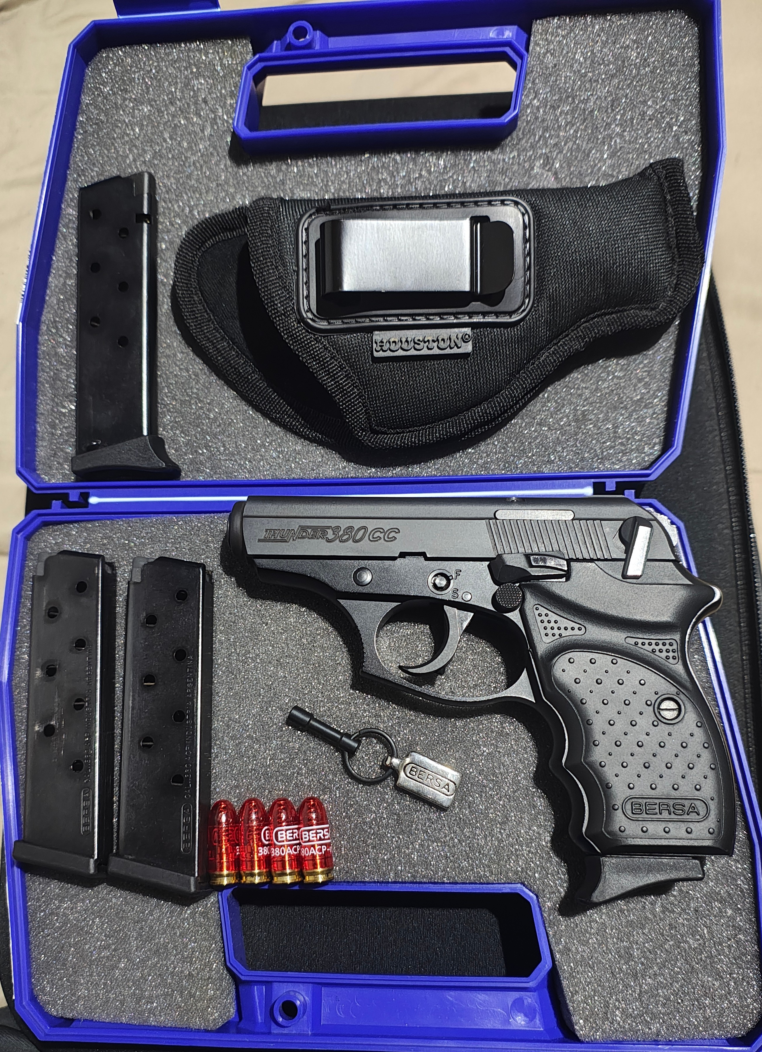 Bersa Thunder 380cc con accesorios